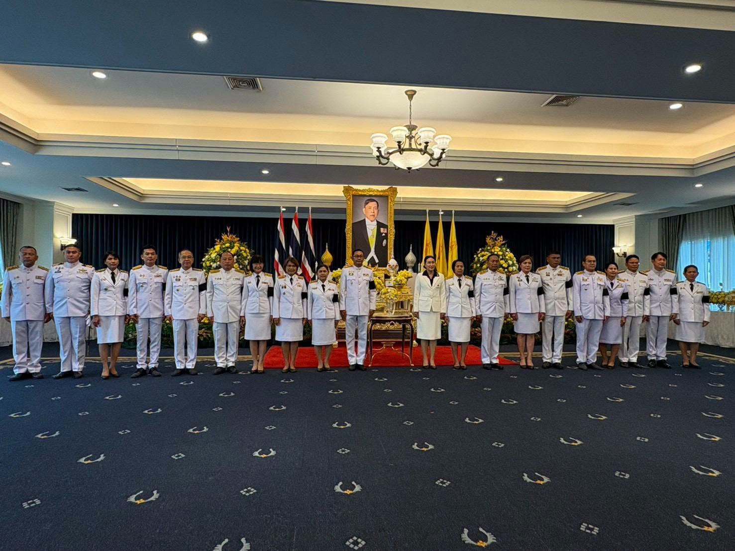 title - ปฏิรูปที่ดินจังหวัดเพชรบุรี มอบหมายให้ นางสาวขวัญใจ เพชรสวน นักวิชาการปฏิรูปที่ดินชำนาญการ ร่วมลงนามถวายพระพร พระบาทสมเด็จพระเจ้าอยู่หัว เนื่องในโอกาสวันเฉลิมพระชนมพรรษา